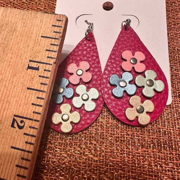 Fishhook pleather earrings, set of 3 - Picture 6 of 9